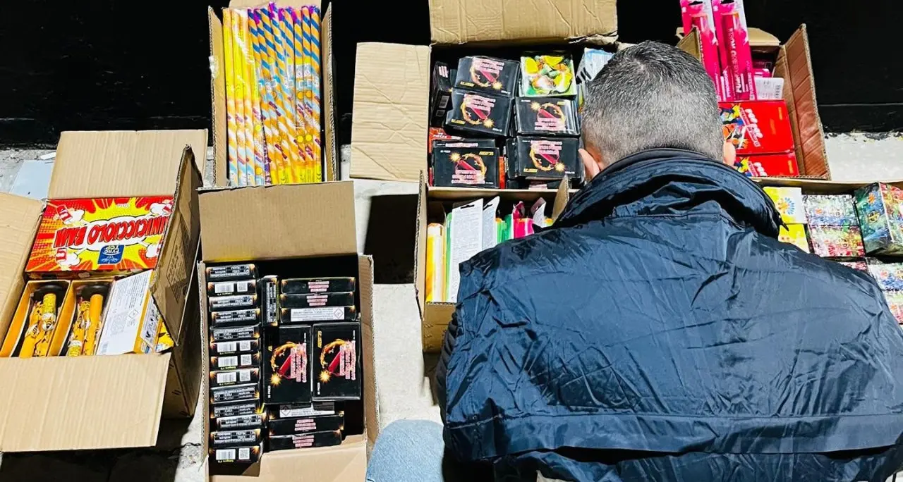 Crotone, sequestrati\u00A065 chilogrammi\u00A0di materiale pirotecnico illegale\n