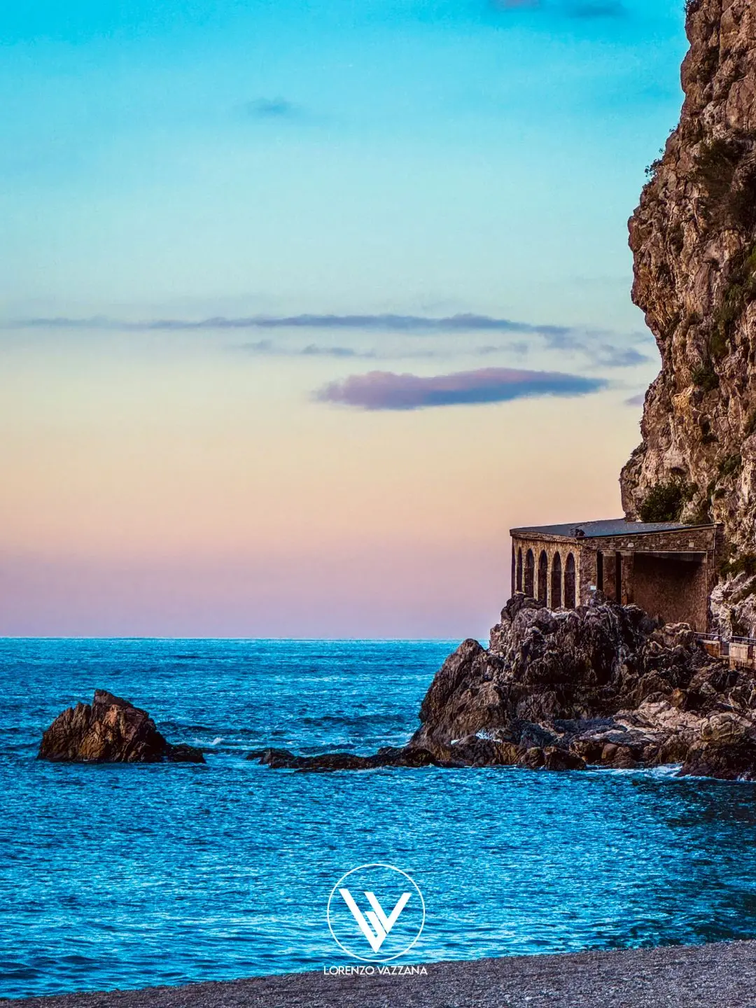 Scilla, incanto tra pietra e tramonto\n