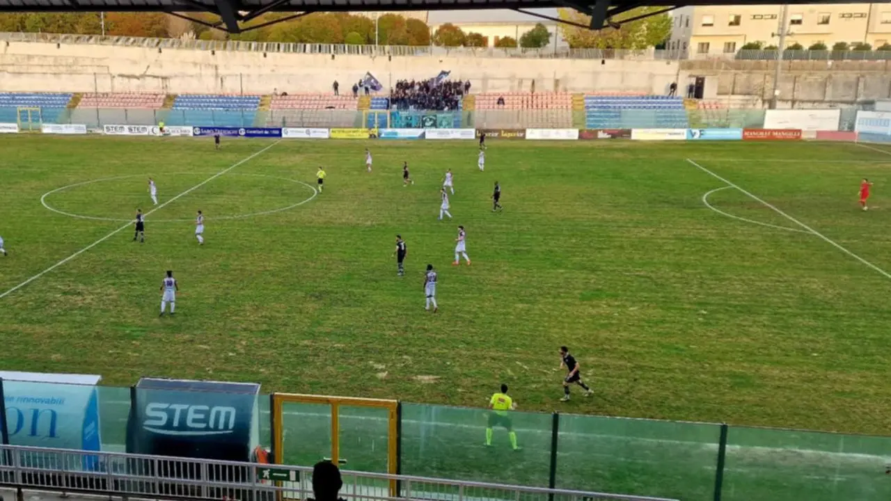 Serie D, notte fonda per la Vibonese che crolla contro il Gela: i siciliani passano per 1-2 con Giacomarro e Mbakogu\n