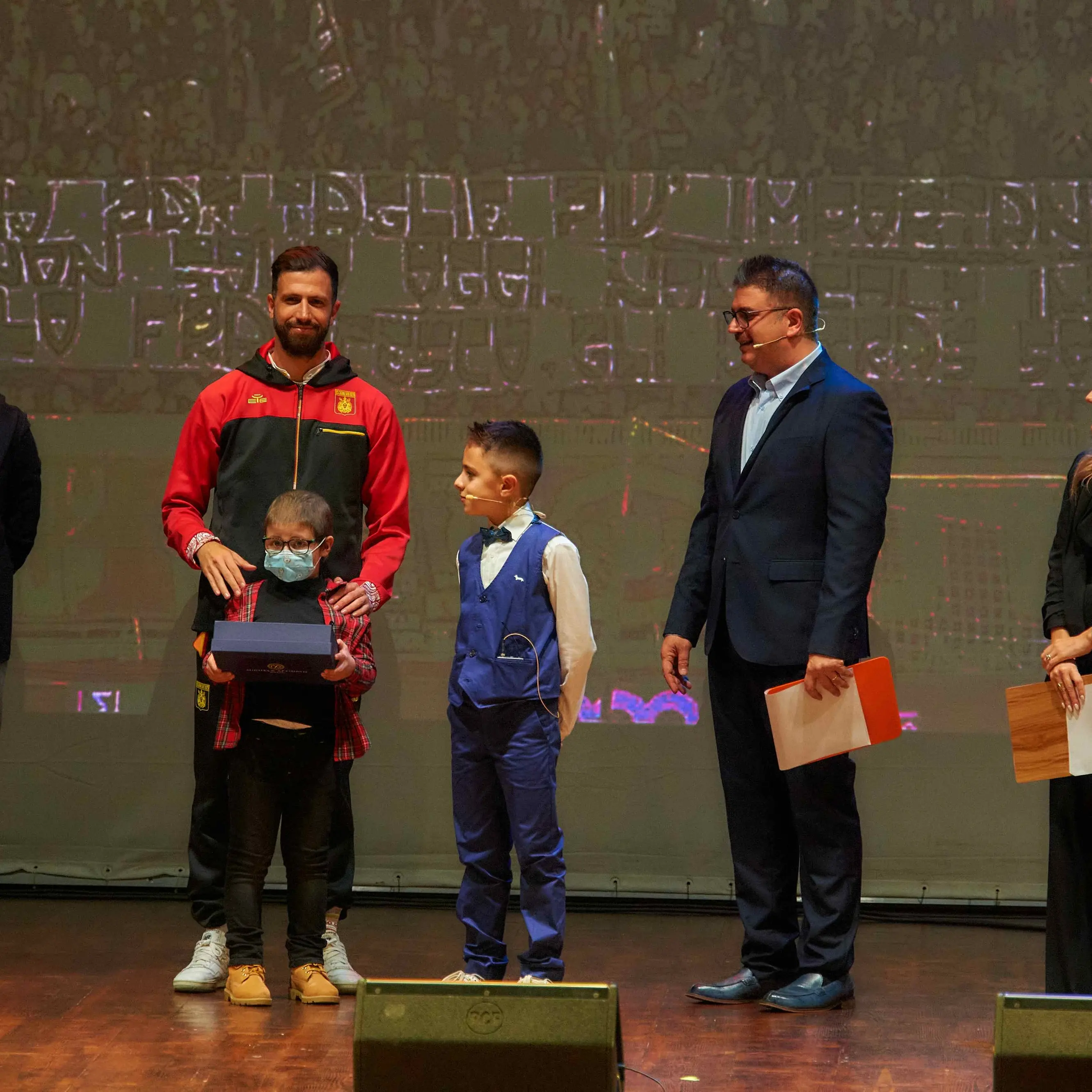 “Artisti in Corsia”, al Teatro Comunale una serata di musica, emozioni e solidarietà per i pazienti pediatrici\n