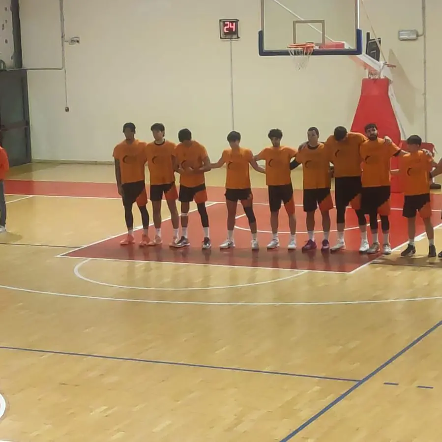 Basket, la Viola Reggio\u00A0alza l’intensità e passa a Rende: i neroarancio conquistano il derby\u00A0(67-77)\n