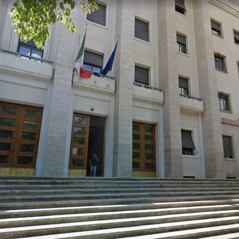 Cosenza celebra il merito e la memoria: diplomi O.M.R.I. e medaglie d’oro in Prefettura | NOMI