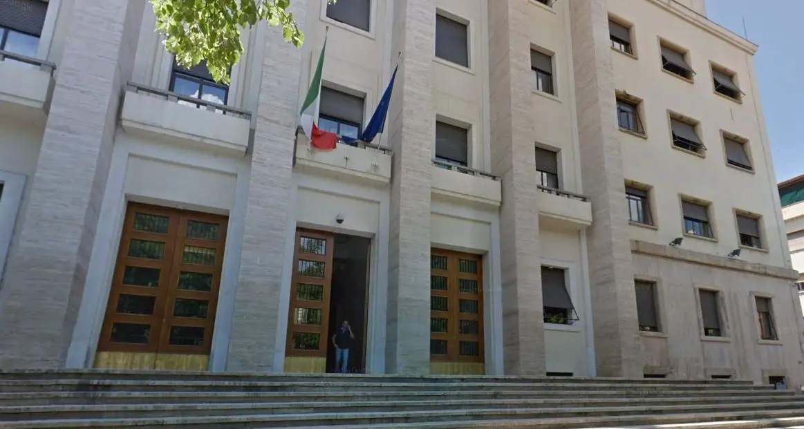 Cosenza celebra il merito e la memoria: diplomi O.M.R.I. e medaglie d’oro in Prefettura | NOMI