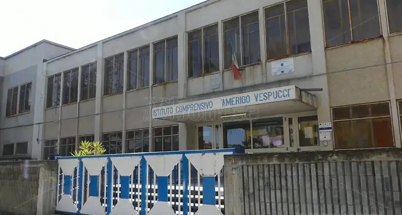 L’istituto Vespucci-Murmura celebra la figura del parroco Domenico Costa e gli intitola l’aula magna del plesso di Vibo Marina