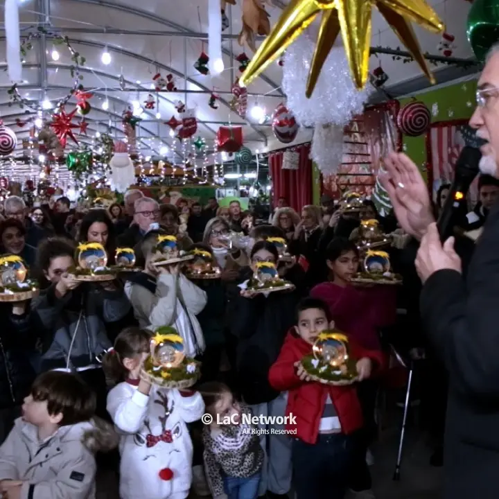 La Casa di Babbo Natale nel vivaio: a Porto Salvo magia e laboratori per bambini con la benedizione del vescovo Nostro
