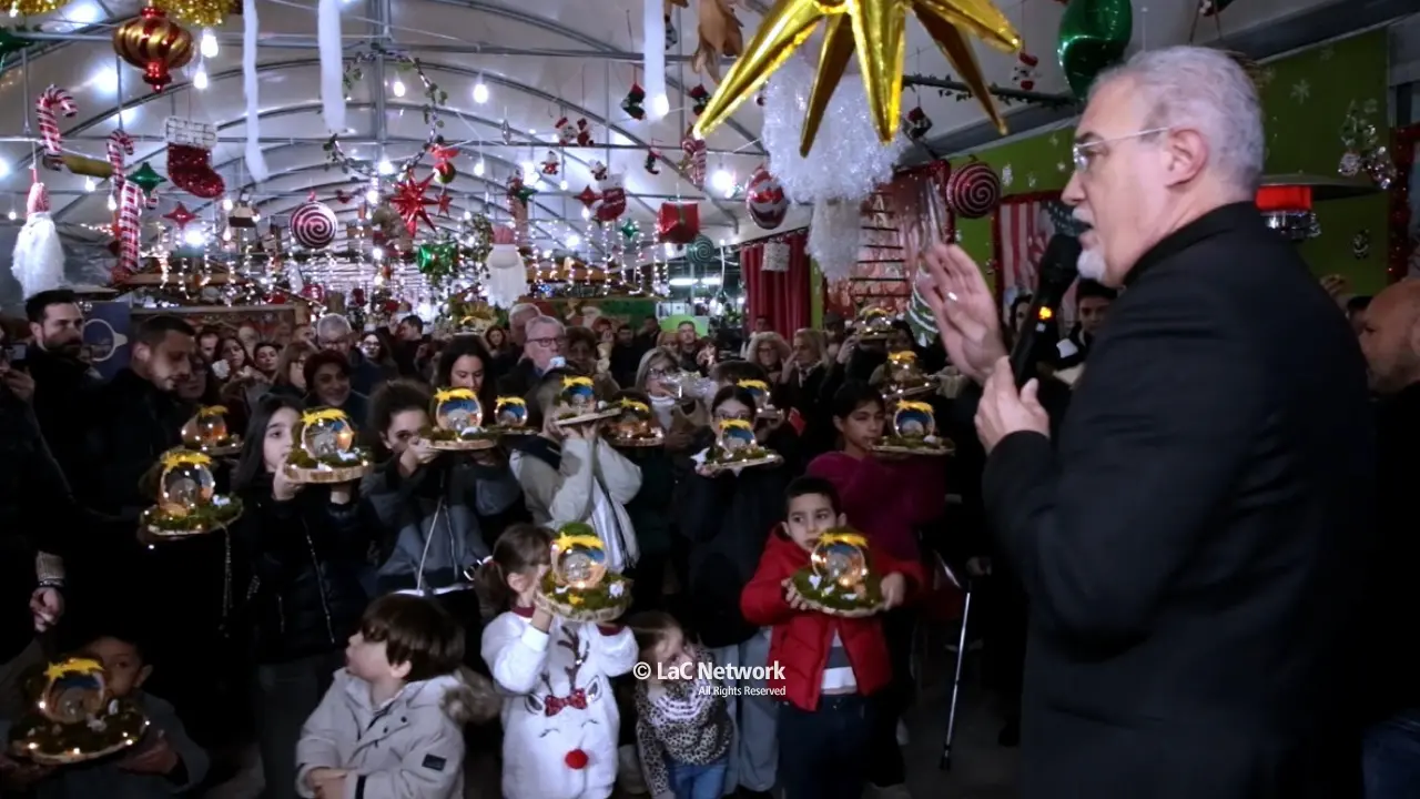 La Casa di Babbo Natale nel vivaio: a Porto Salvo magia e laboratori per bambini con la benedizione del vescovo Nostro