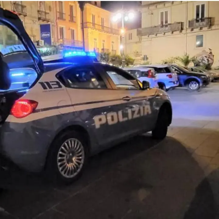 Vibo, due giovani denunciati per violazione del Daspo “Willy”: sorpresi dalla polizia all’interno di un locale\n