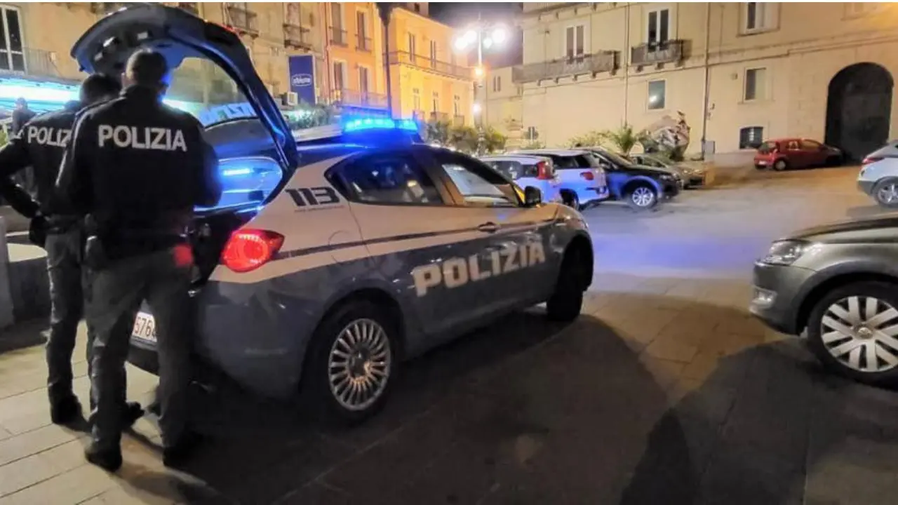 Vibo, due giovani denunciati per violazione del Daspo “Willy”: sorpresi dalla polizia all’interno di un locale\n