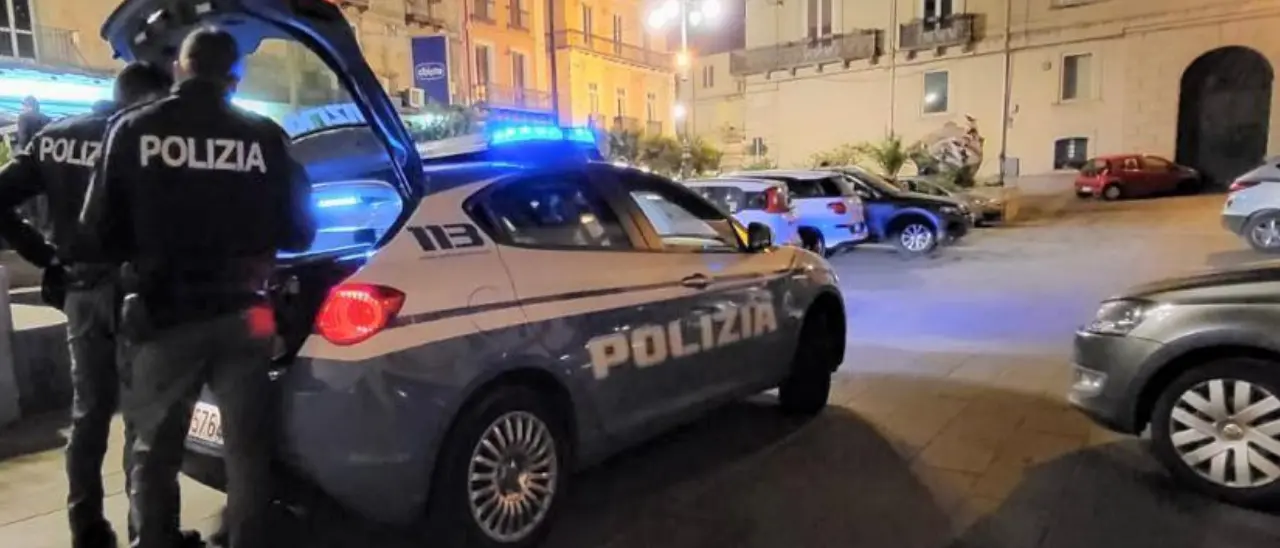 Vibo, due giovani denunciati per violazione del Daspo “Willy”: sorpresi dalla polizia all’interno di un locale\n