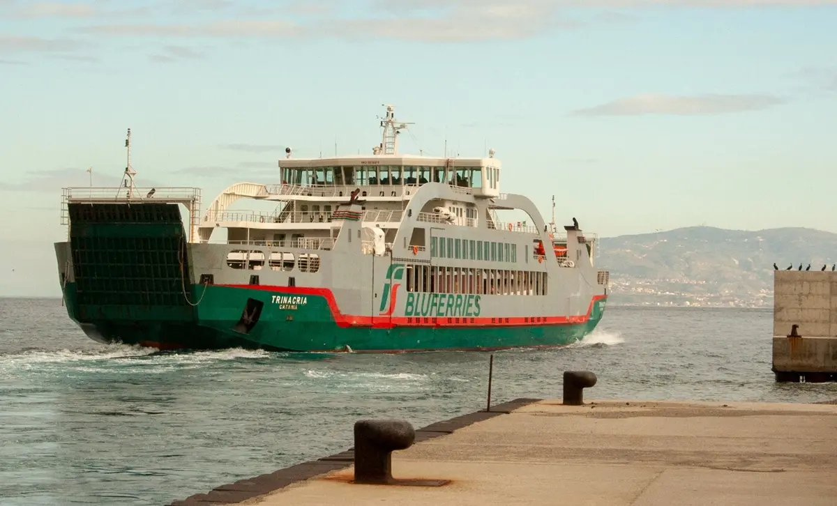 Bluferries, dal 17 dicembre torna operativo il porto di Villa San Giovanni\u00A0\n