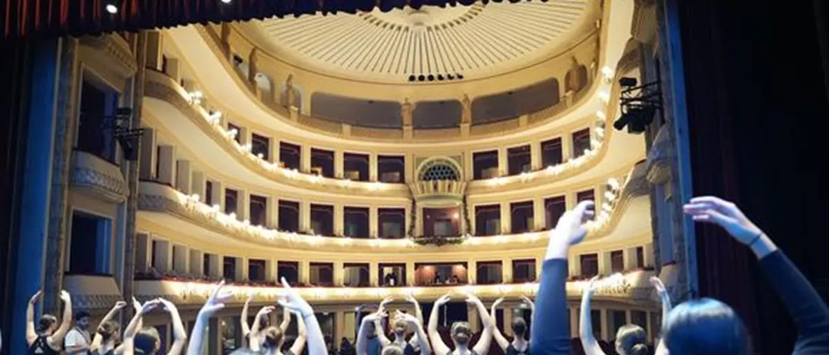 Reggio in Danza trasforma la città in\n\nCrocevia di Talenti e Solidarietà\n
