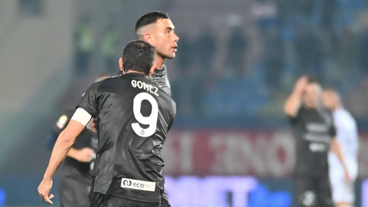 Il Crotone riemerge regolando il Casarano con Murano e Zunno: allo Scida è 2-0\n