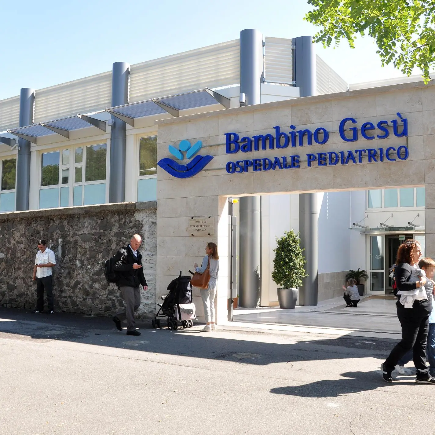 Il bambino di Acri caduto dal balcone sta meglio. Rocco lascia Terapia intensiva