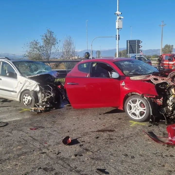 Oltre 3mila incidenti stradali in Calabria in un anno e 96 vittime. La lunga scia di sangue ancora sulla Statale 106 (23 morti e 406 feriti)\n