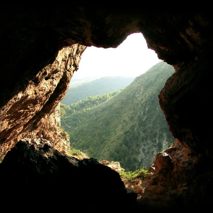 Dna antico e legami familiari “proibiti”:\u00A0la Grotta della Monaca sul Pollino riscrive la preistoria in Calabria\n