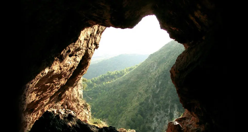 Dna antico e legami familiari “proibiti”:\u00A0la Grotta della Monaca sul Pollino riscrive la preistoria in Calabria\n