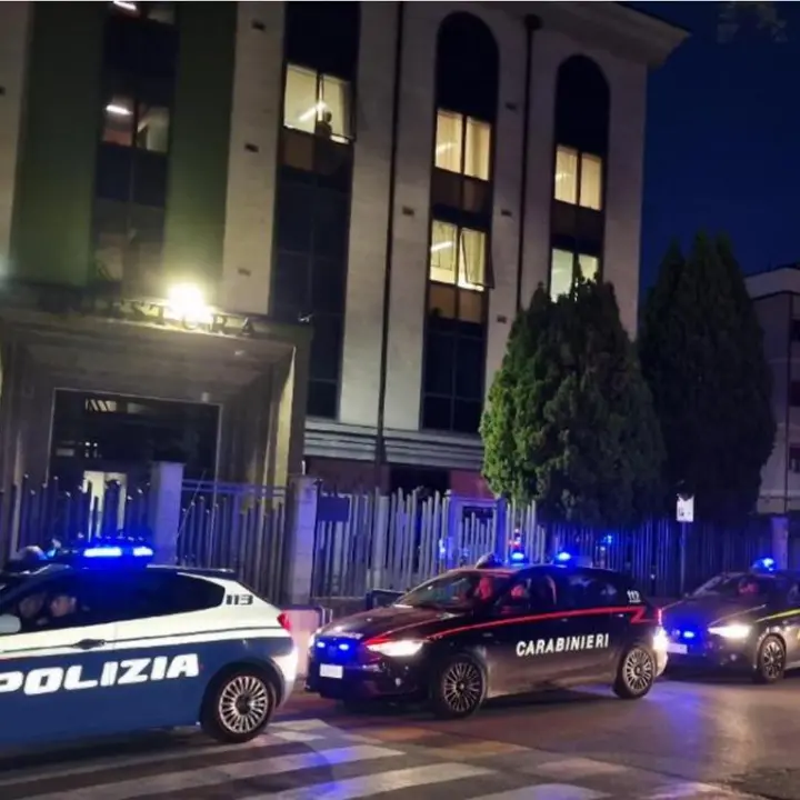 Vibo, i controlli interforze del fine settimana: identificate circa 400 persone e scongiurato un tentativo di suicidio\n