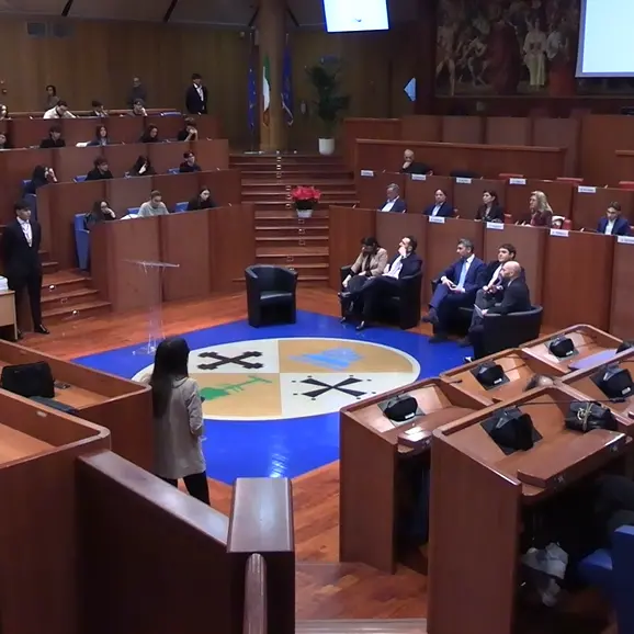 Con il concorso “Ti sbullu!” gli studenti calabresi provano a mettere un argine a bullismo e cyberbullismo: «l’indifferenza va neutralizzata»\n