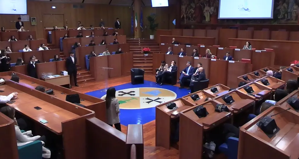 Con il concorso “Ti sbullu!” gli studenti calabresi provano a mettere un argine a bullismo e cyberbullismo: «l’indifferenza va neutralizzata»\n