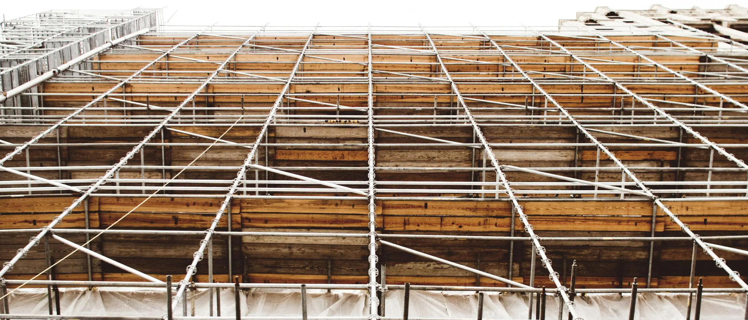 Abusivismo edilizio,\u00A0Calabria e Campania le regioni peggiori: più di 50 case illegali ogni 100 autorizzate\n