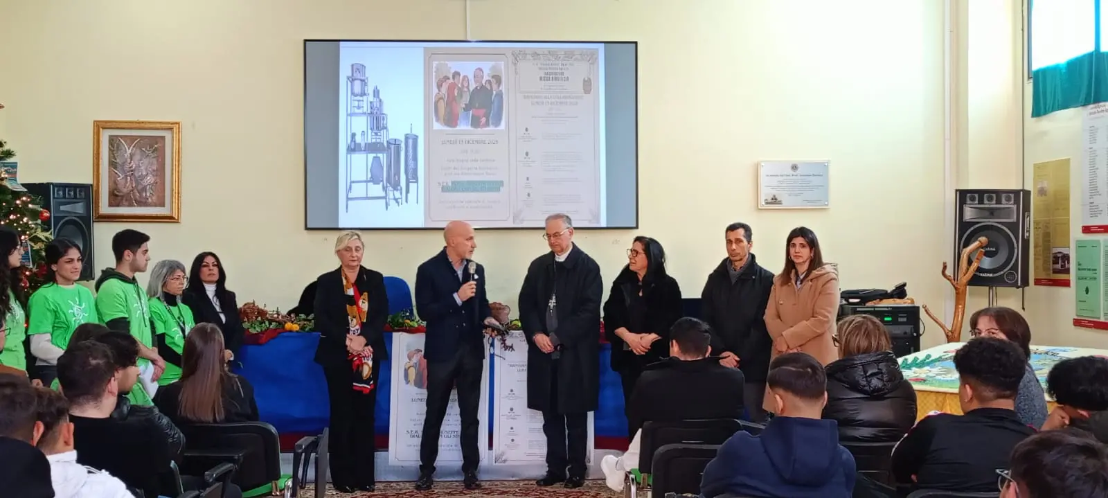 Il Vescovo Giuseppe Alberti incontra gli studenti dell’“Einaudi-Alvaro” di Palmi\n