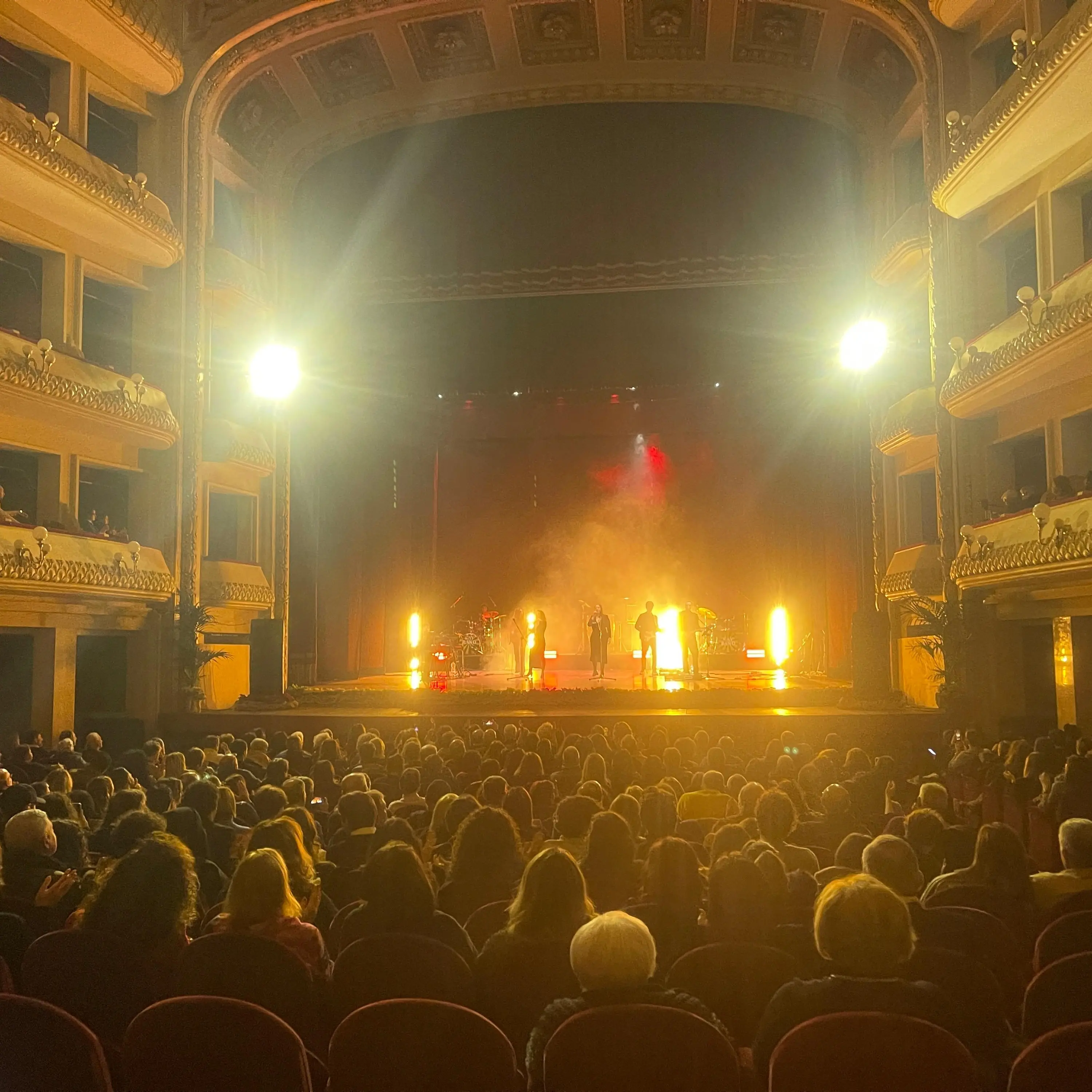 Reggio, al Teatro Cilea la prima del cartellone con i talenti calabresi de La Ray Band 