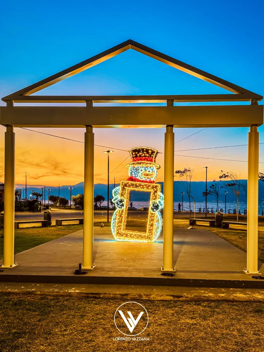 Magia d’inverno al tramonto\n