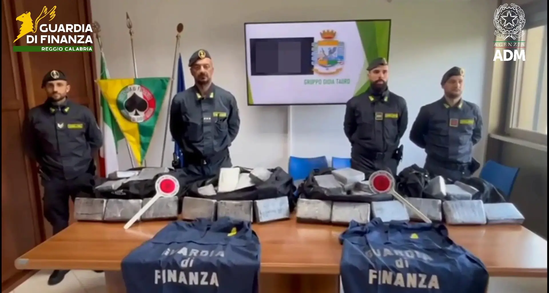 Sequestrati oltre 248 chilogrammi di cocaina al porto di Gioia Tauro\n