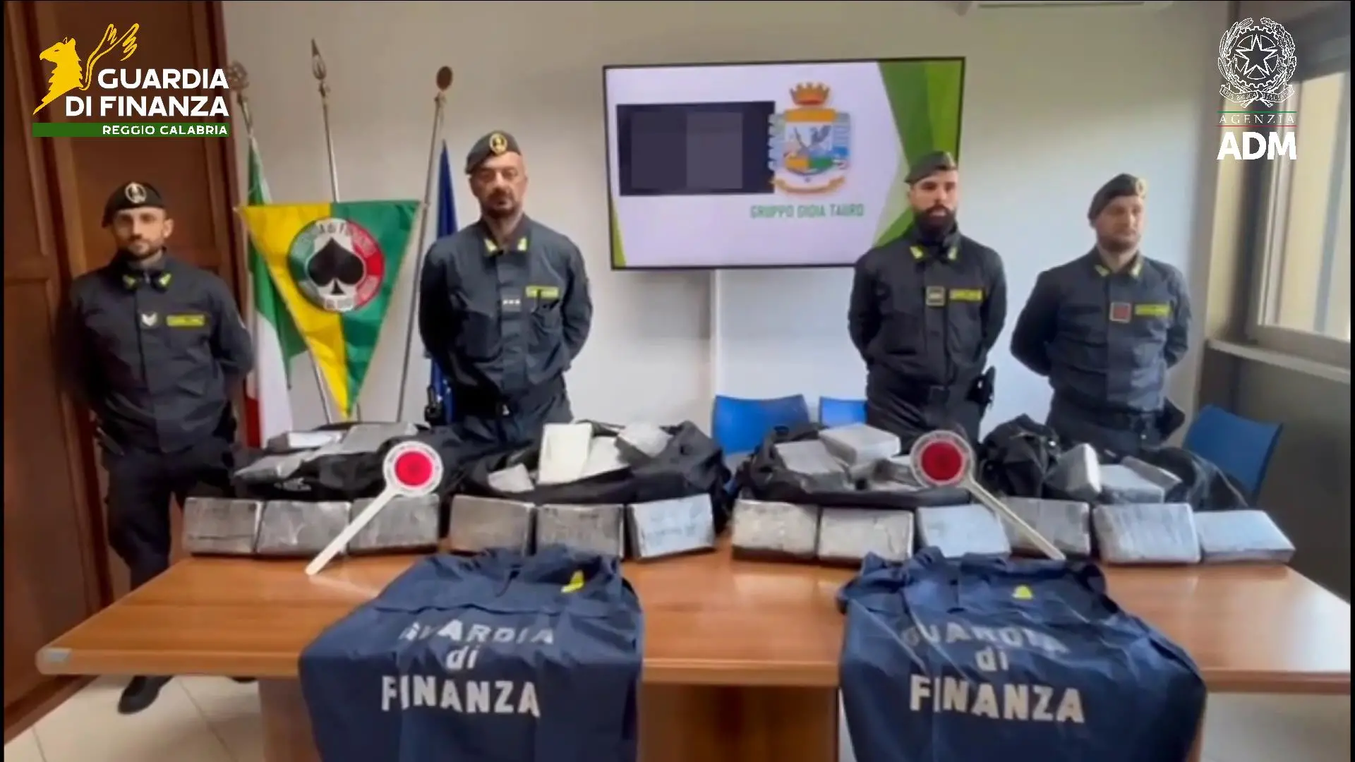 Sequestrati oltre 248 chilogrammi di cocaina al porto di Gioia Tauro\n