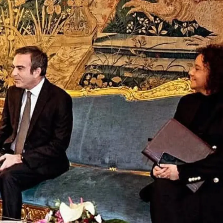 Corrente? Quale corrente.. ma da 10 giorni una pagina Facebook \"ufficiale\" promuove Occhiuto segretario di Fi