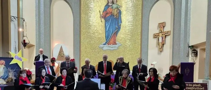 Con il coro polifonico “Pensieri, musica e parole” la magia del Natale arriva nel carcere di Vibo e nella Chiesa di Santa Maria del Soccorso\n