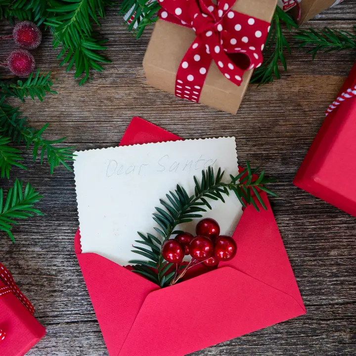 Natale a\u00A0Jonadi, si spengono le luminarie e si accende la solidarietà: regali a tutti i bimbi\u00A0fino a 3 anni e voucher agli anziani\n