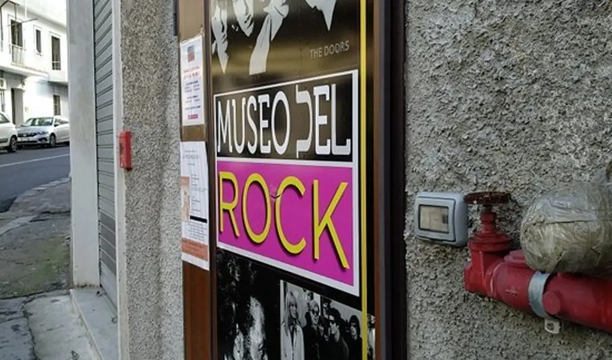 Il chitarrista folk Elijah Wald suonerà al museo del rock a Catanzaro, appuntamento giovedì con l’evento dal vivo\n