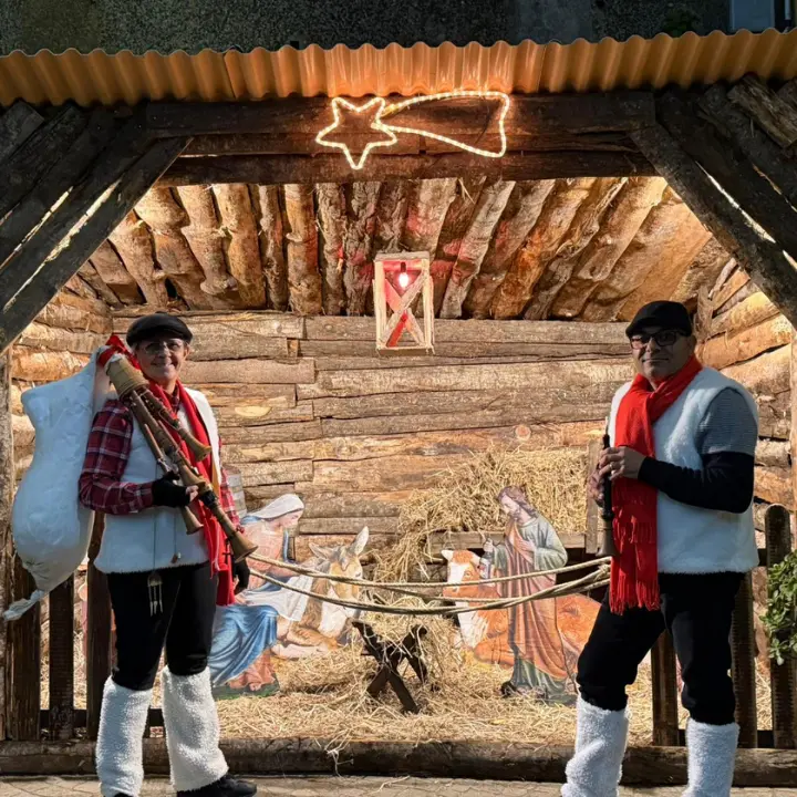 I tre zampognari che tra Vibo e la Marina riaccendono i ricordi di un Natale sempre più raro\n