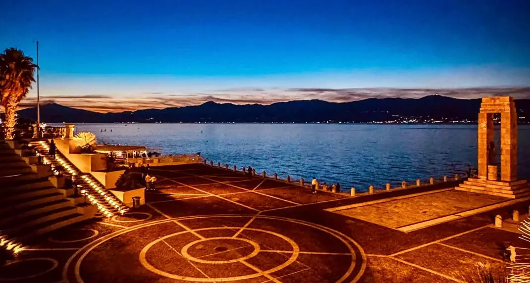 Athena e il respiro dello Stretto\n