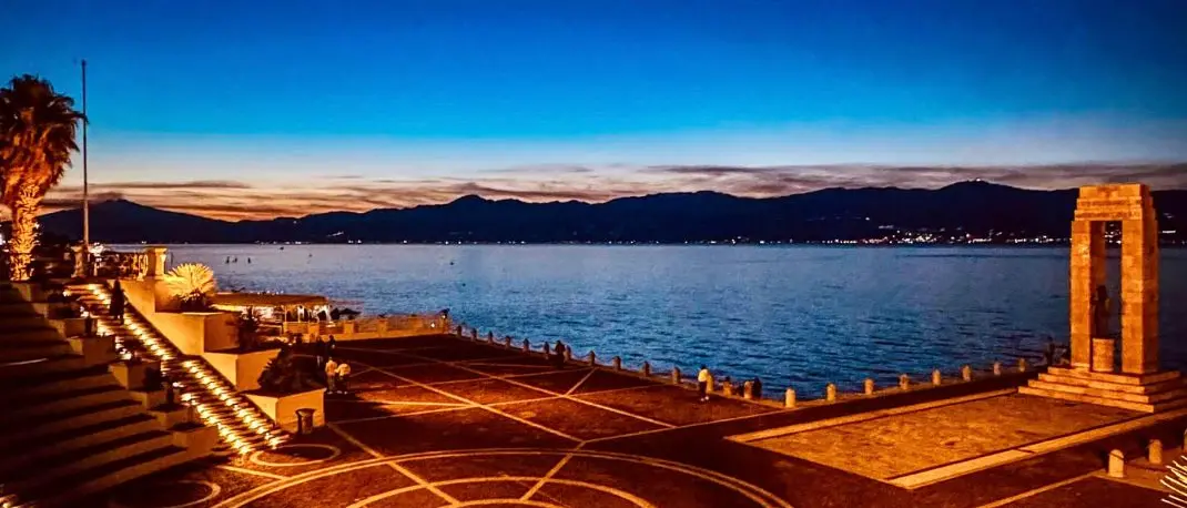 Athena e il respiro dello Stretto\n