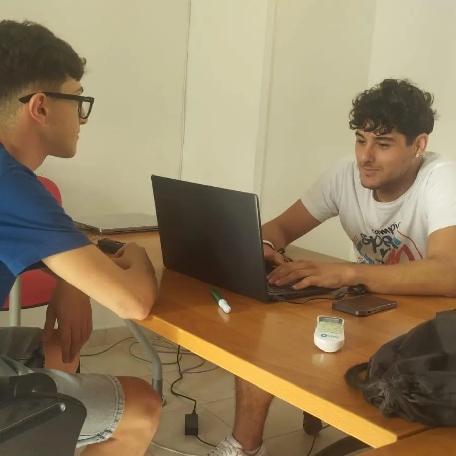 Bova Marina, sempre più cittadini si affidano al Punto Digitale Facile\n