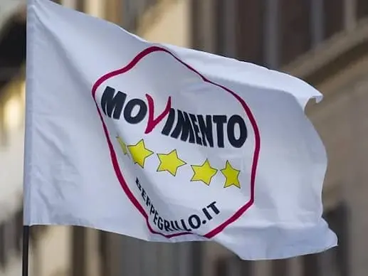 Lo strabismo del M5S sul nuovo ospedale. Cosenza invoca Vaglio Lise, Rende li archivia subito