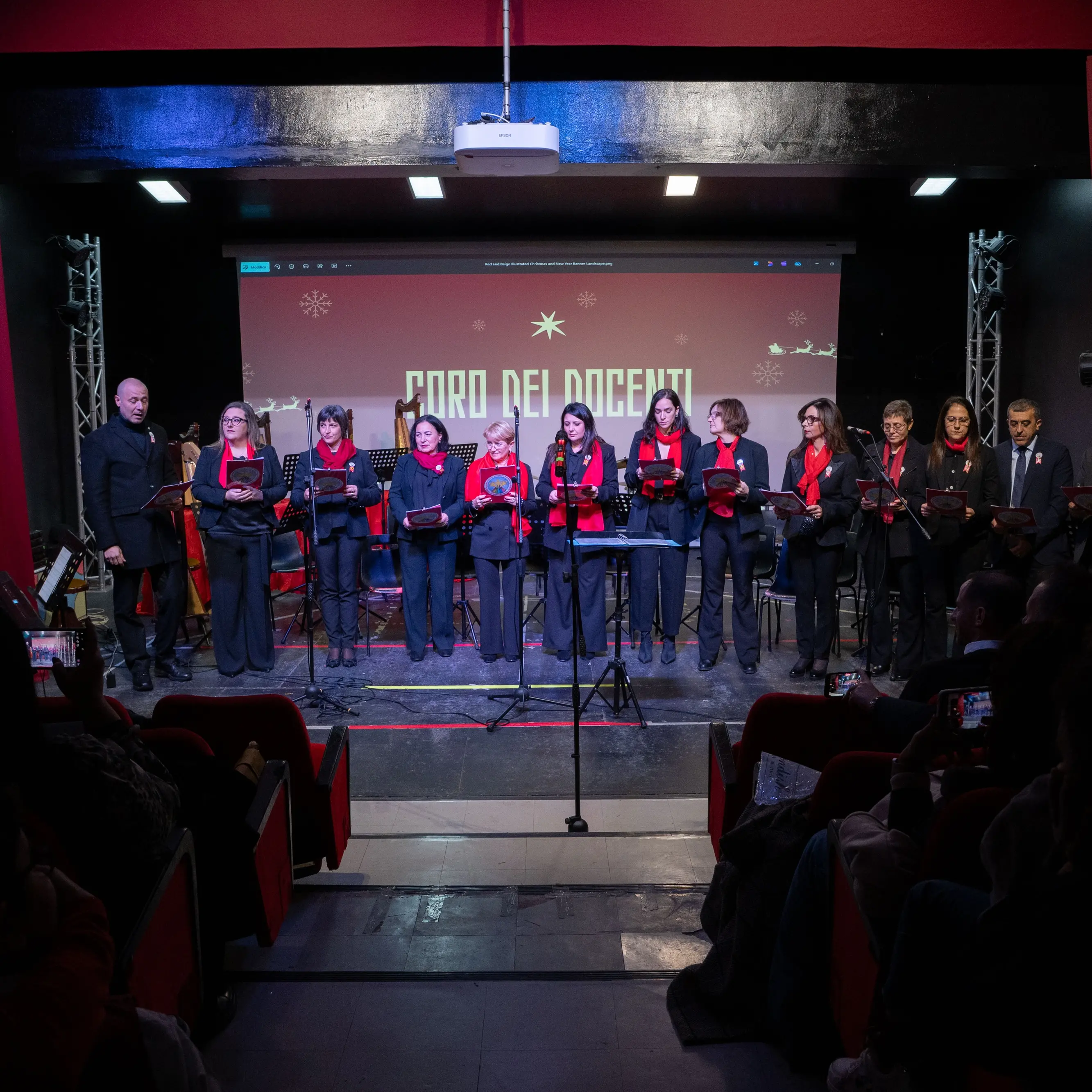 “Christmas Concert” scalda i cuori all’IC “Catanoso- De Gasperi- S. Sperato- Cardeto”\n
