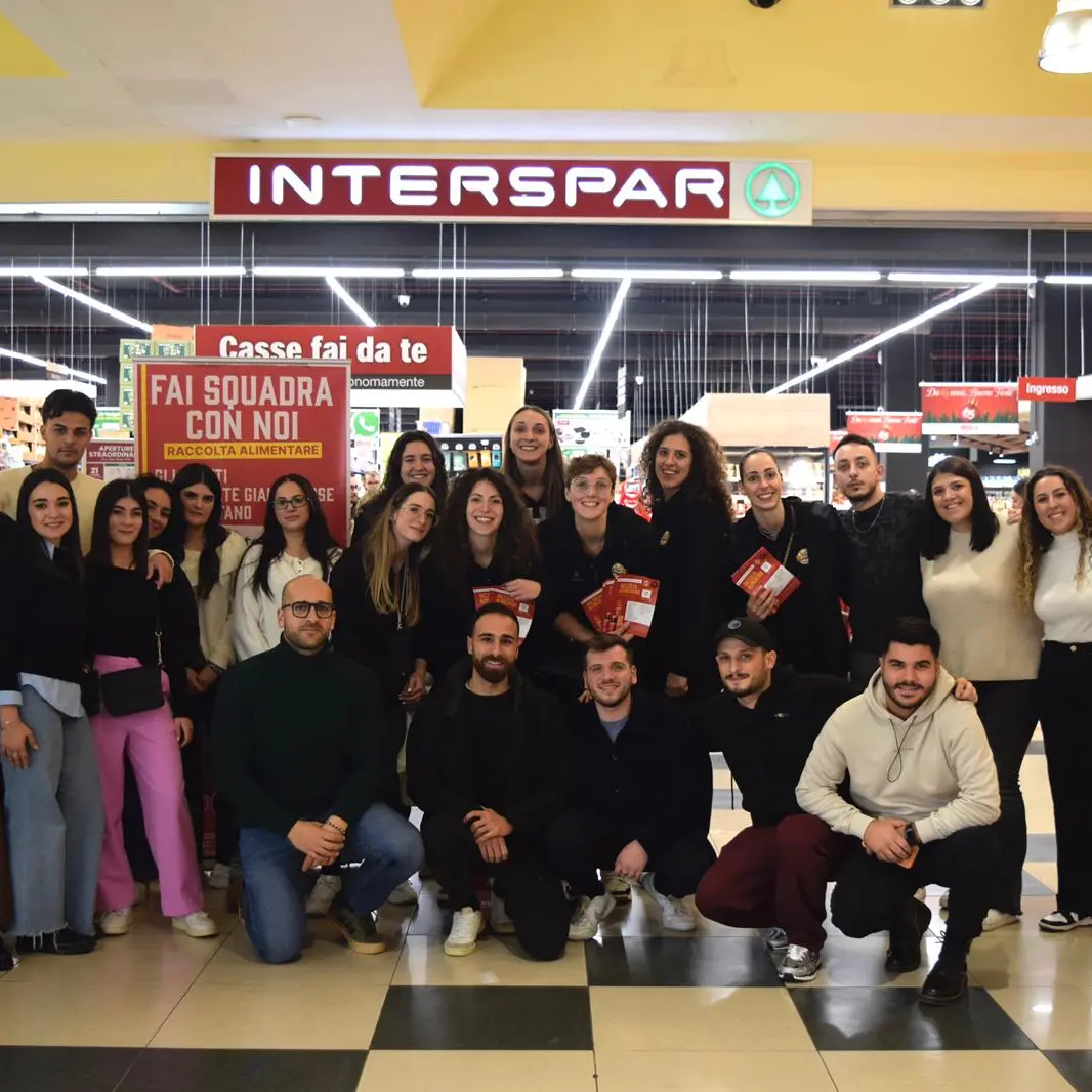 Vibo, un altro Natale solidale grazie alla colletta alimentare di Associazione Valentia e Tonno Callipo Volley