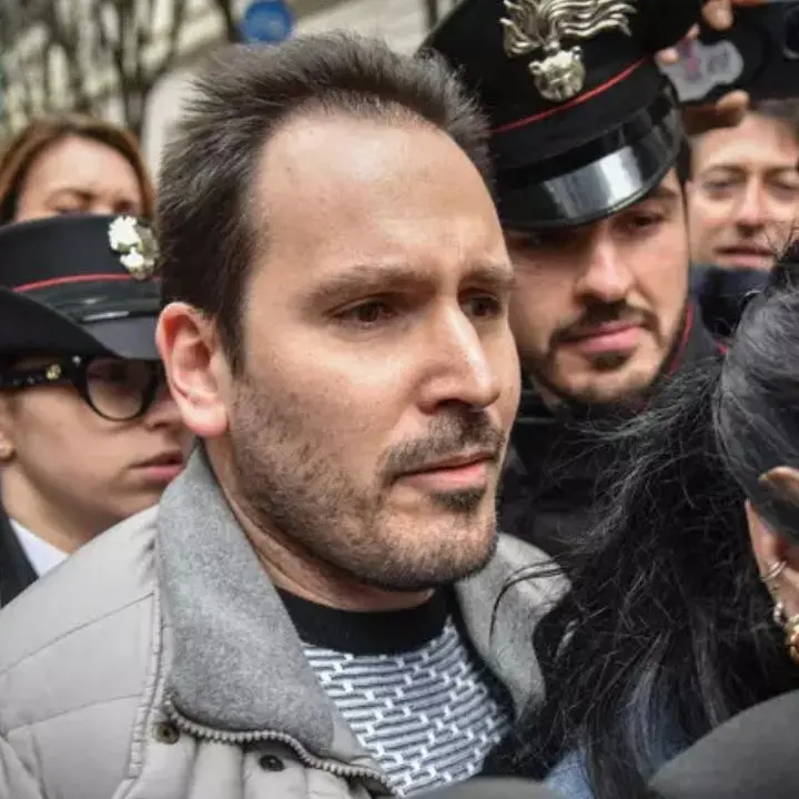 Garlasco, il sigillo dell’incidente probatorio: Stasi compare in aula e il Dna sotto le unghie di Chiara riaccende lo scontro tecnico