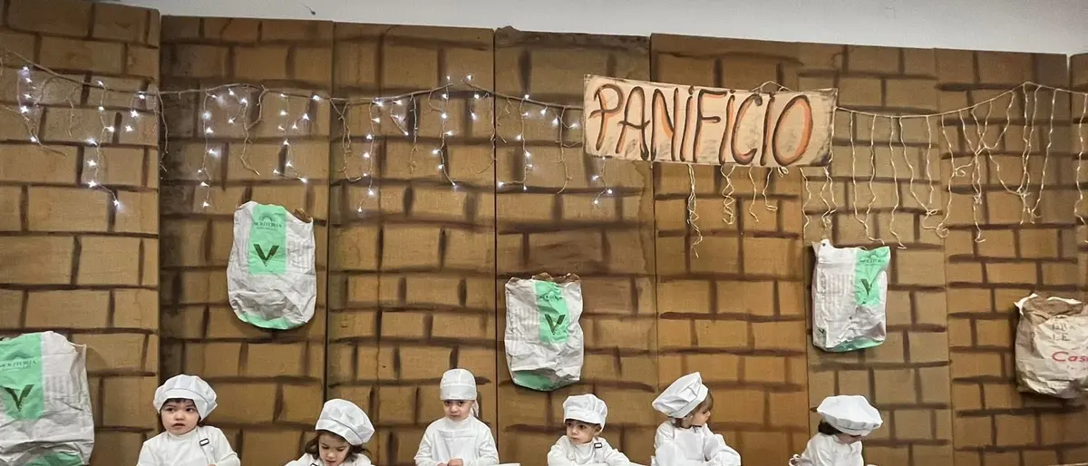 La magia del Natale alla scuola Infanzia2000 con il presepe vivente\n