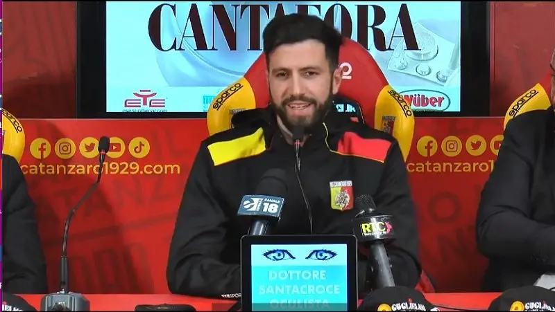 Fiamma Olimpica in Calabria, Iemmello tra i tedofori nella staffetta di Catanzaro\n