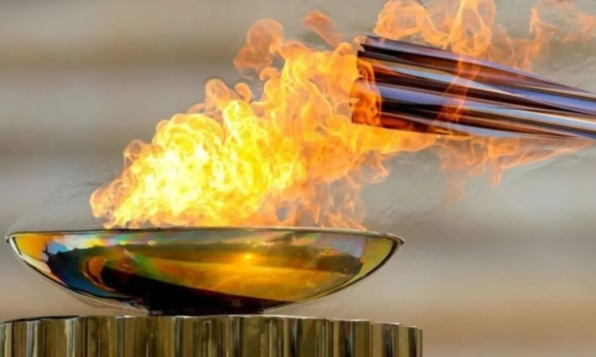 La Fiamma Olimpica attraversa Cosenza: città pronta a vivere un giorno simbolico\n