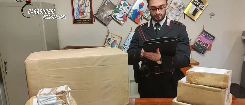 Scoperto e sequestrato nel reggino un arsenale pirotecnico da 120 chili: una denuncia\n