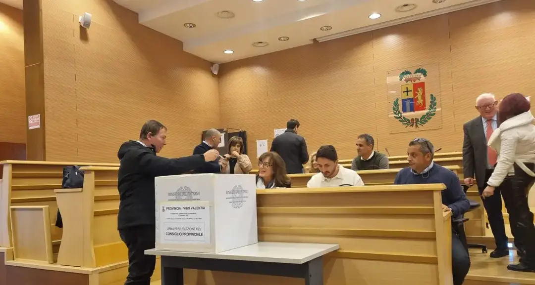 Provincia di Vibo, lunedì s'insedia il nuovo Consiglio: l'area progressista costituisce un gruppo unico\n