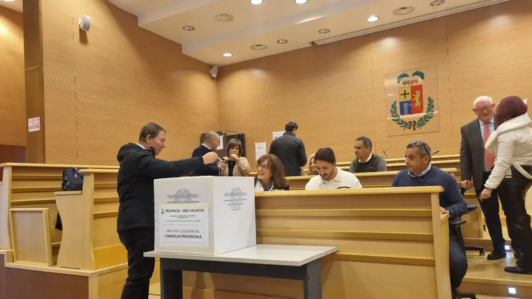 Provincia di Vibo, lunedì s'insedia il nuovo Consiglio: l'area progressista costituisce un gruppo unico\n