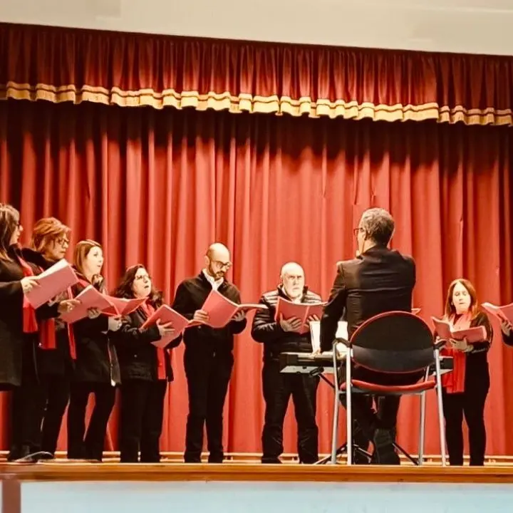 Monterosso Calabro: il Concerto di Natale “Gaudete” illumina il Teatro Comunale\n