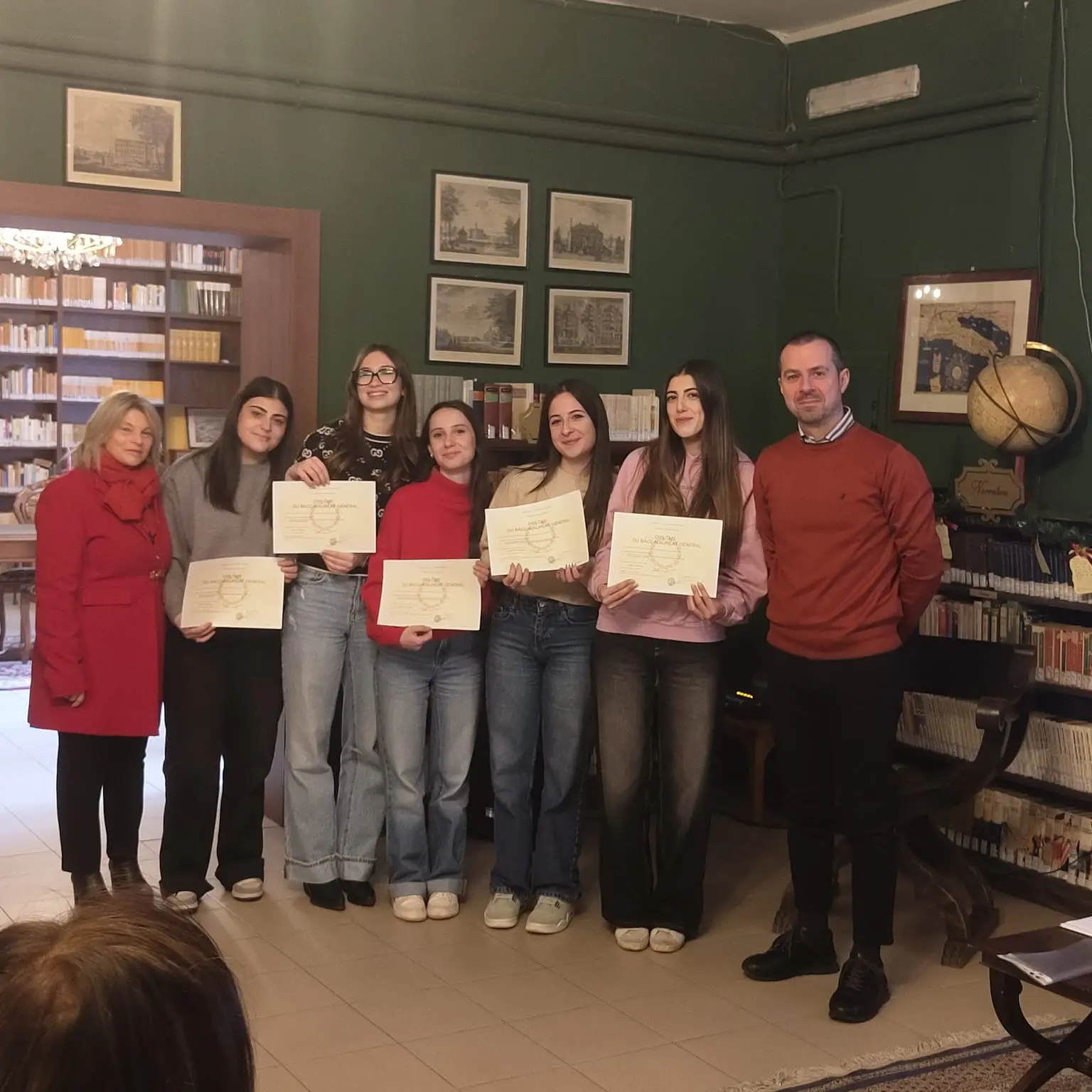 Al Telesio di Cosenza consegnati i diplomi EsaBac e le certificazioni Delf B2\n