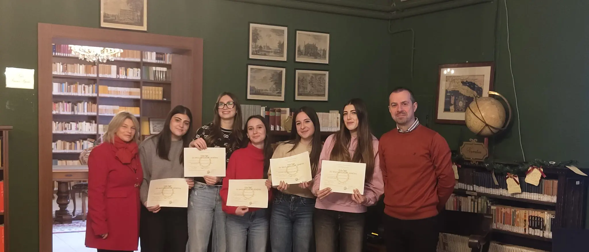 Al Telesio di Cosenza consegnati i diplomi EsaBac e le certificazioni Delf B2\n